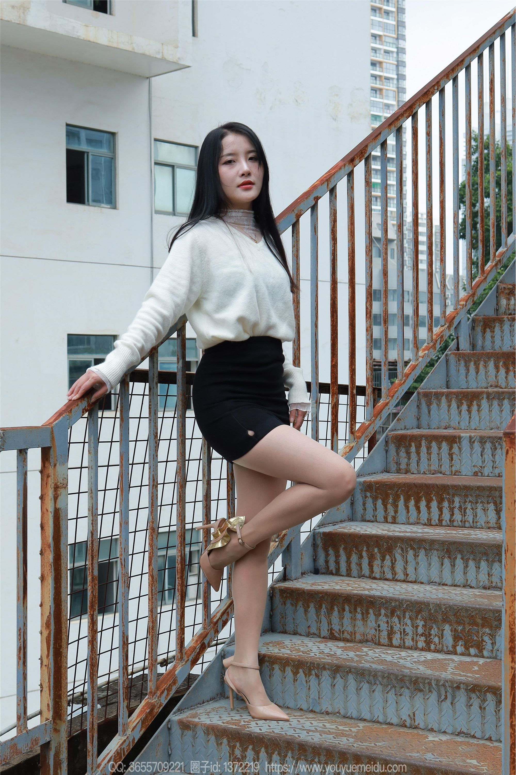 IESS异思趣向  2025.03.03 丝享家 1991 婉萍《酒杯美腿》